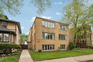 2225 W Touhy Avenue, Chicago, IL 60645