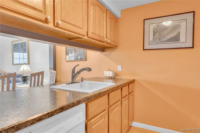 9 Tralee Terr, Amherst, NY 14051