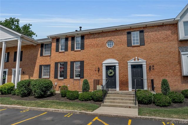 9 Tralee Terr, Amherst, NY 14051