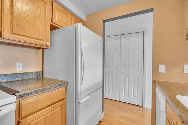 9 Tralee Terr, Amherst, NY 14051