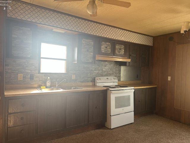 N 4103 Sr 53, Fremont, OH 43420