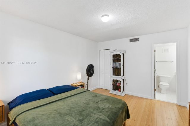 950 NW 11th St 3B, Miami, FL 33136