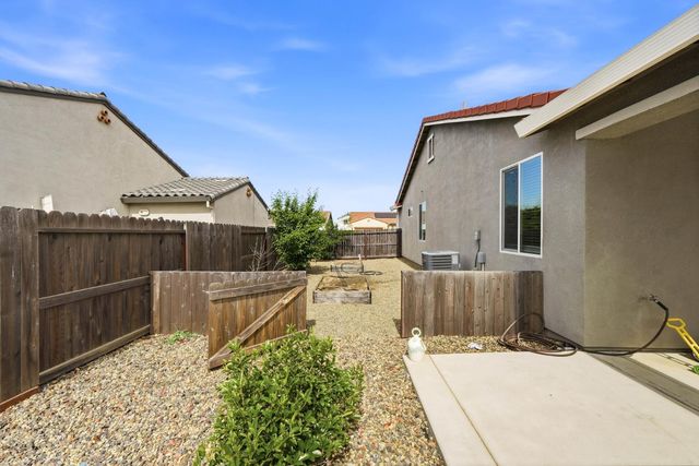 2079 Coffee Creek Way, Plumas Lake, CA 95961