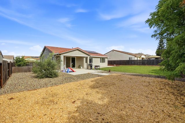 2079 Coffee Creek Way, Plumas Lake, CA 95961