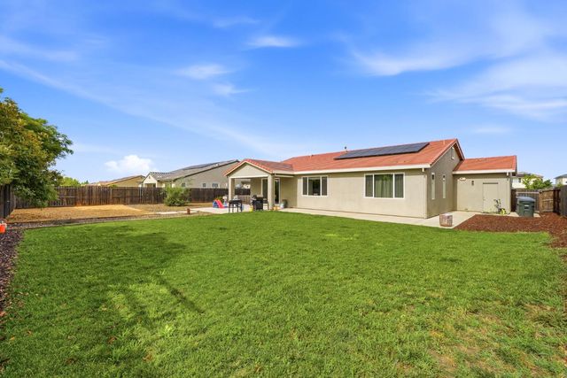 2079 Coffee Creek Way, Plumas Lake, CA 95961