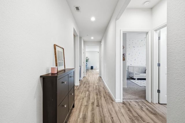 2079 Coffee Creek Way, Plumas Lake, CA 95961