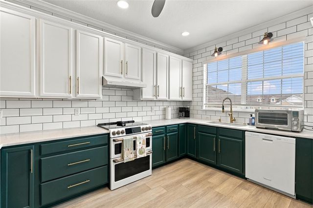 17404 CHATEAU PINE WAY, Clermont, FL 34711