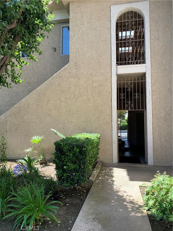 1131 E Main, Tustin, CA 92780 — exterior
