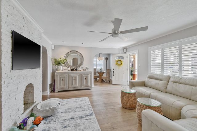 467 31ST AVENUE N, St Petersburg, FL 33704