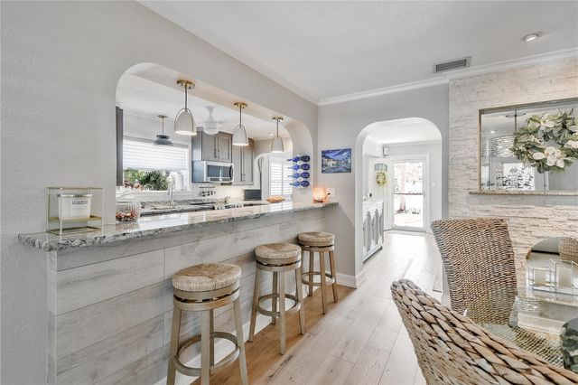 467 31ST AVENUE N, St Petersburg, FL 33704