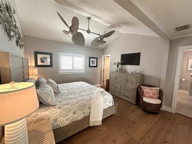 467 31ST AVENUE N, St Petersburg, FL 33704