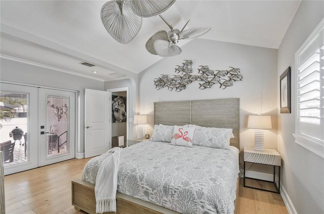 467 31ST AVENUE N, St Petersburg, FL 33704