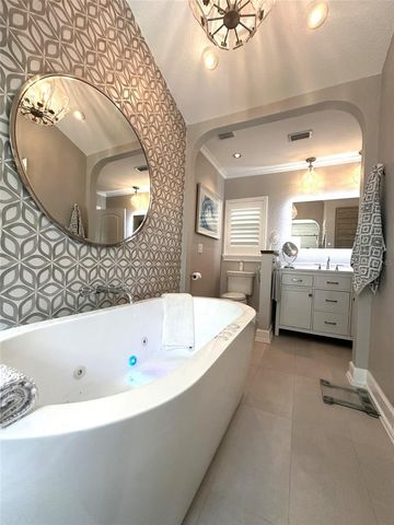 467 31ST AVENUE N, St Petersburg, FL 33704