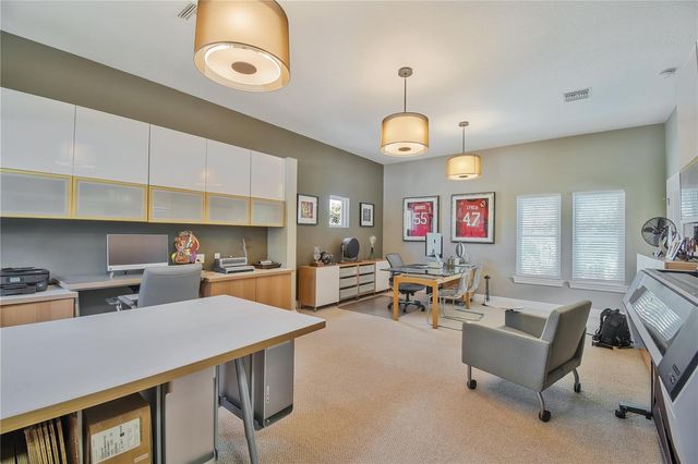 467 31ST AVENUE N, St Petersburg, FL 33704