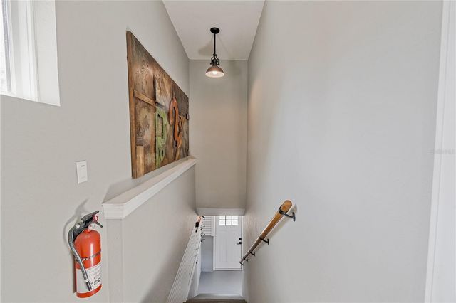 467 31ST AVENUE N, St Petersburg, FL 33704