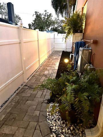 467 31ST AVENUE N, St Petersburg, FL 33704