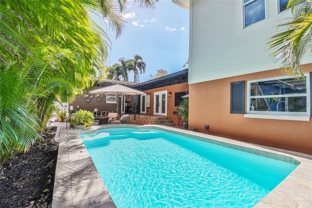 467 31ST AVENUE N, St Petersburg, FL 33704