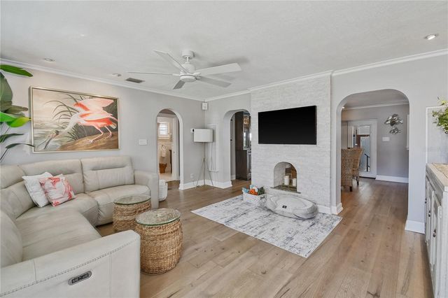 467 31ST AVENUE N, St Petersburg, FL 33704