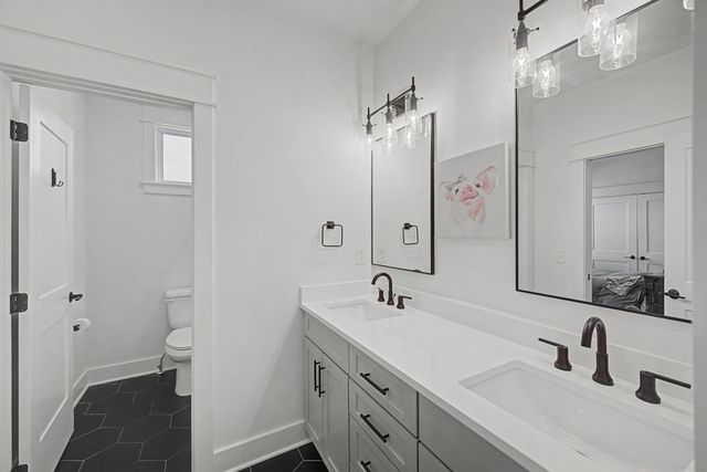 1517 Jones Ave, Nashville, TN 37207