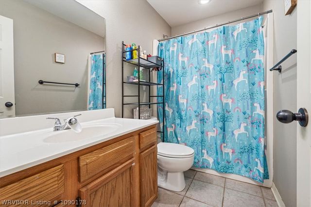 230 Coopers, Centerton, AR 72719