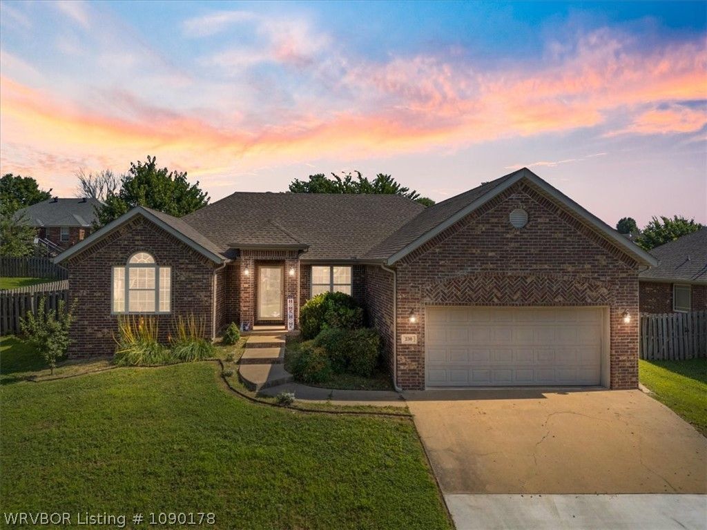 230 Coopers, Centerton, AR 72719