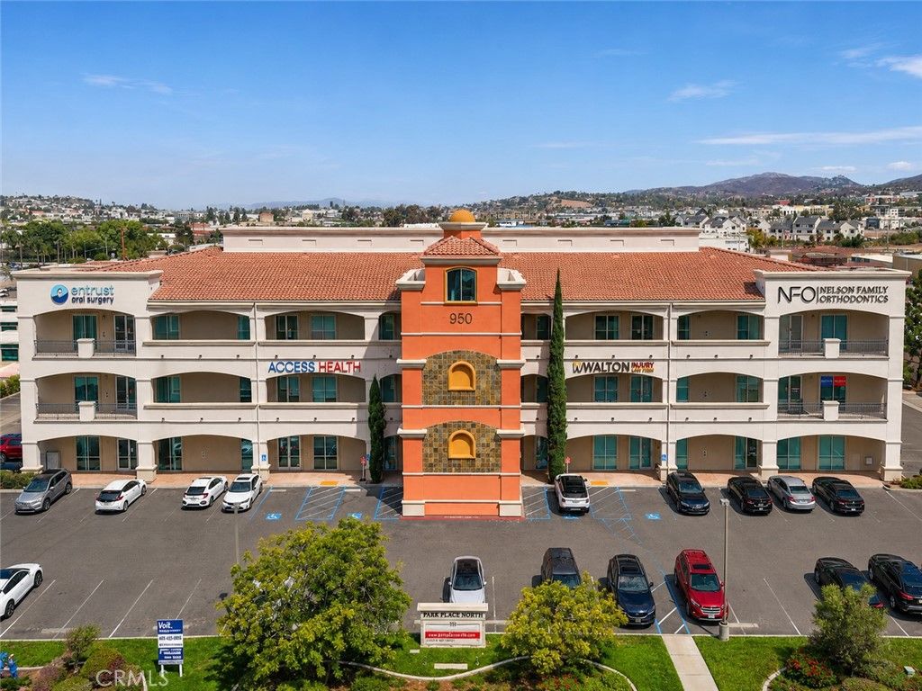 950 Boardwalk 202, San Marcos, CA 92078 — exterior