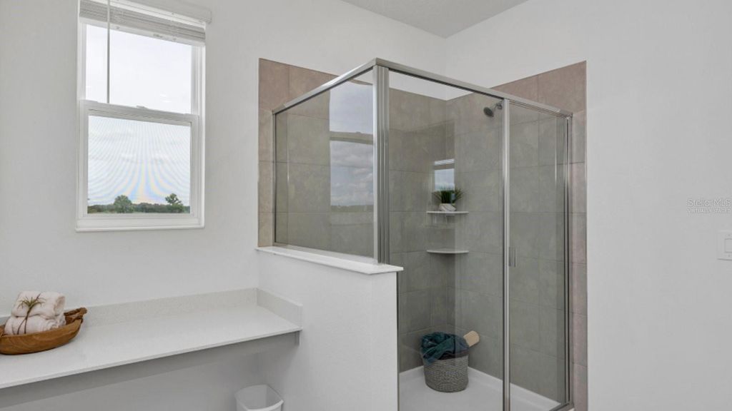 Image 16 of property listing at 816 AUBEY LANE, Debary, FL 32713