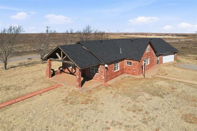 9448 N 2020 Road, Hammon, OK 73650