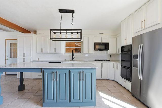 9448 N 2020 Road, Hammon, OK 73650