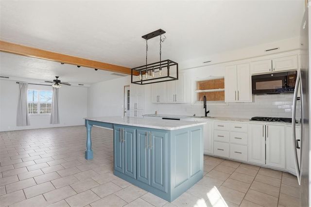 9448 N 2020 Road, Hammon, OK 73650