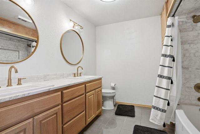 9448 N 2020 Road, Hammon, OK 73650