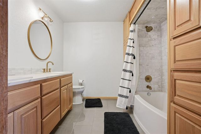 9448 N 2020 Road, Hammon, OK 73650