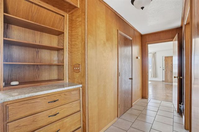 9448 N 2020 Road, Hammon, OK 73650