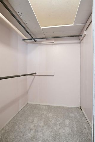 9448 N 2020 Road, Hammon, OK 73650