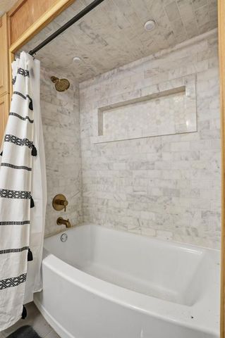 9448 N 2020 Road, Hammon, OK 73650