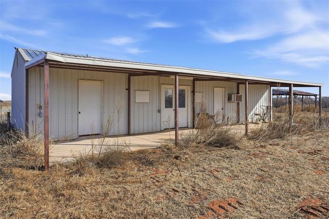 9448 N 2020 Road, Hammon, OK 73650