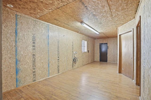 9448 N 2020 Road, Hammon, OK 73650