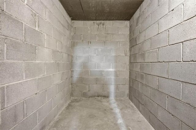 9448 N 2020 Road, Hammon, OK 73650