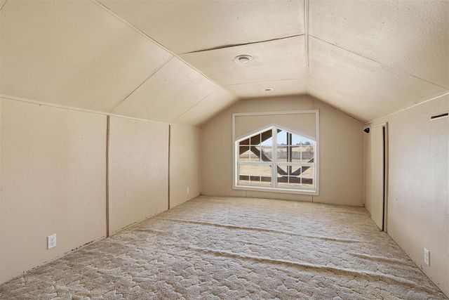 9448 N 2020 Road, Hammon, OK 73650