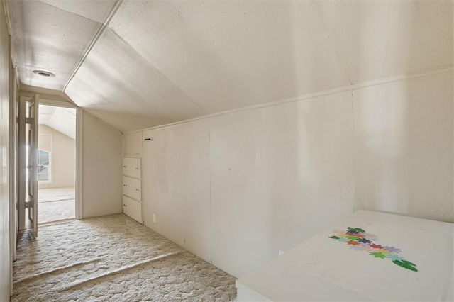 9448 N 2020 Road, Hammon, OK 73650