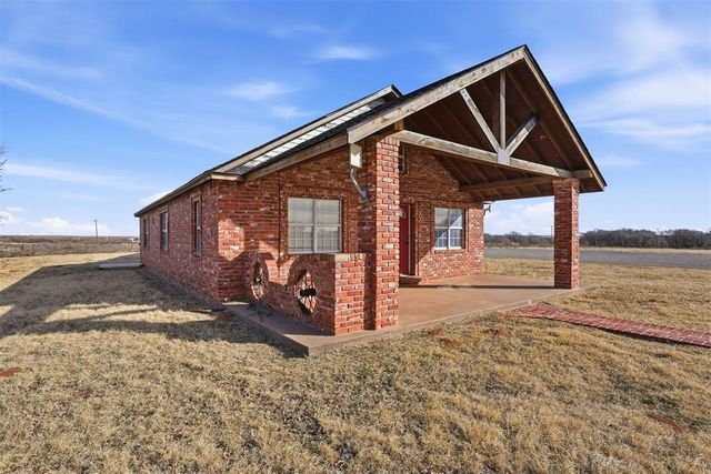 9448 N 2020 Road, Hammon, OK 73650