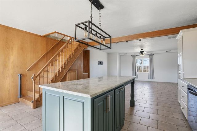 9448 N 2020 Road, Hammon, OK 73650