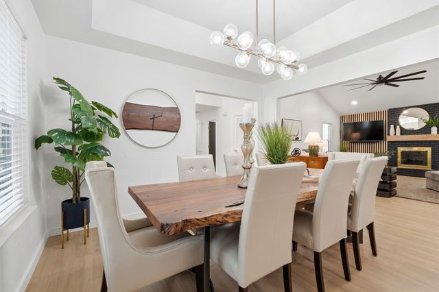 2181 N M, Tulare, CA 93274