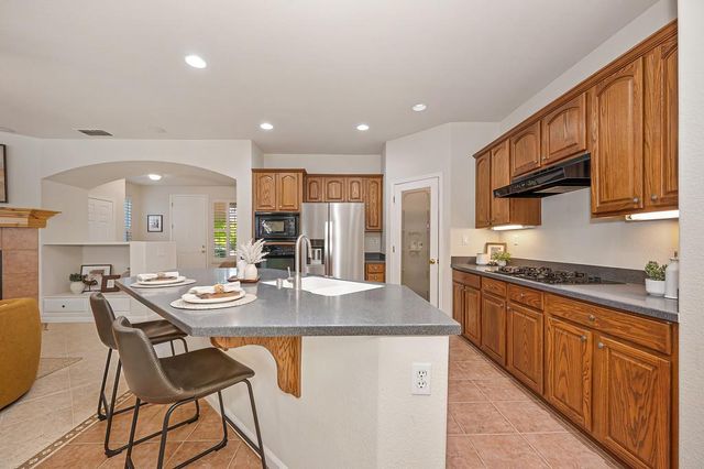 1086 Callander Way, Folsom, CA 95630