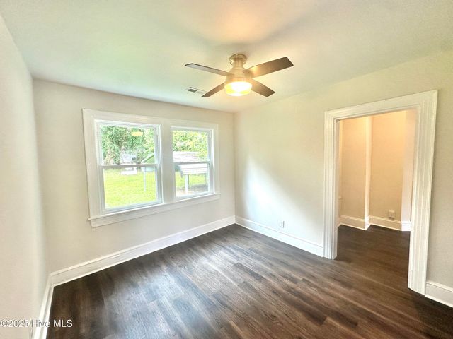 1107 Colonial Avenue, Greenville, NC 27834