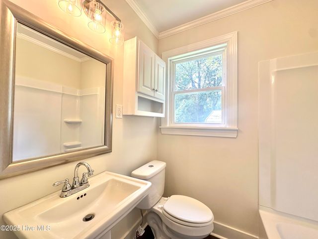 1107 Colonial Avenue, Greenville, NC 27834