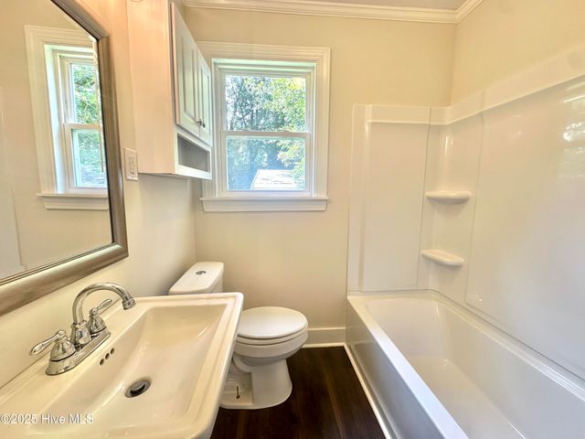 1107 Colonial Avenue, Greenville, NC 27834