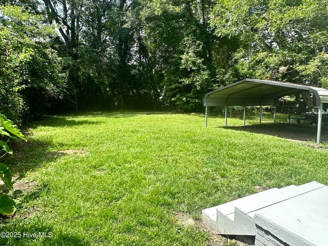 1107 Colonial Avenue, Greenville, NC 27834