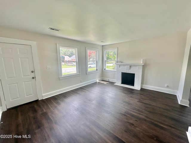 1107 Colonial Avenue, Greenville, NC 27834