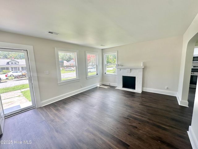 1107 Colonial Avenue, Greenville, NC 27834